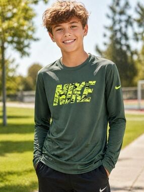 Nike Dri-FIT Long Sleeve Athletic Shirt Boys Large Green Neon Logo Performance T
